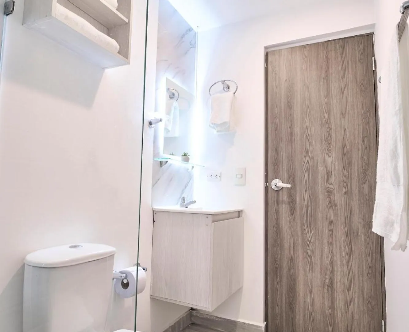 El Poblado Area 4 Bedroom 2 Bathroom With Terrace Medellin 0*,  Colombia