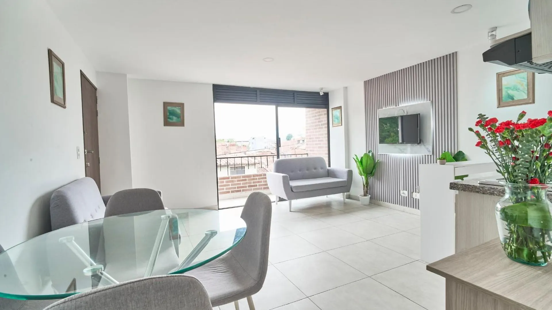 El Poblado Area 4 Bedroom 2 Bathroom With Terrace Medellin Apartment