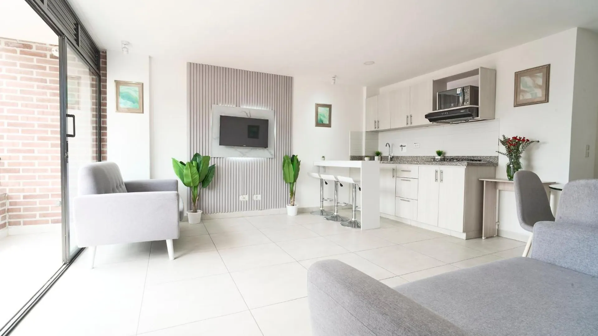 El Poblado Area 4 Bedroom 2 Bathroom With Terrace Medellin
